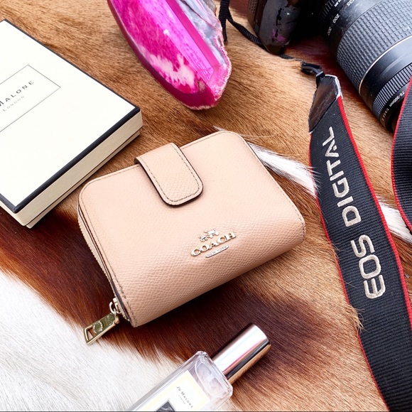 Coach Handbags - COACH wallet zip used fashion accessory